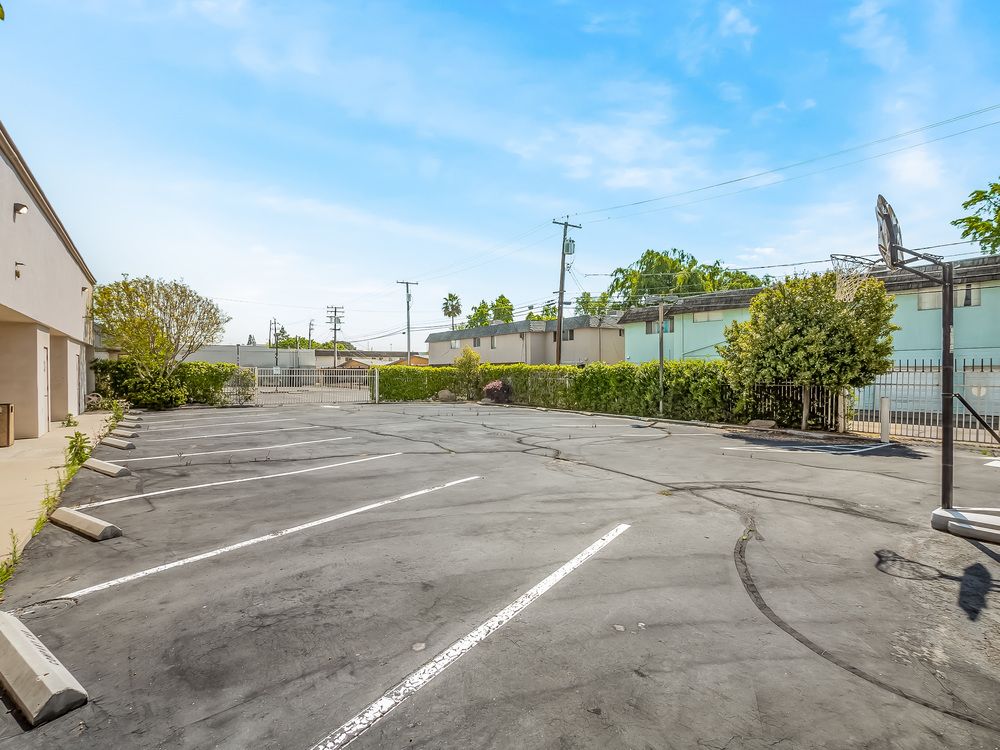 Professional Office Space Located Off Shaw Ave: 1241 E Shaw Ave, Fresno, CA 93710